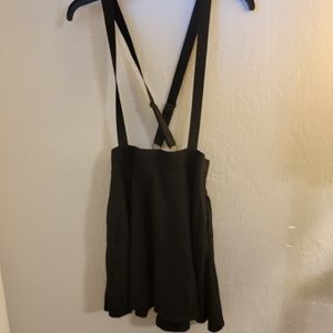 Suspender skirt